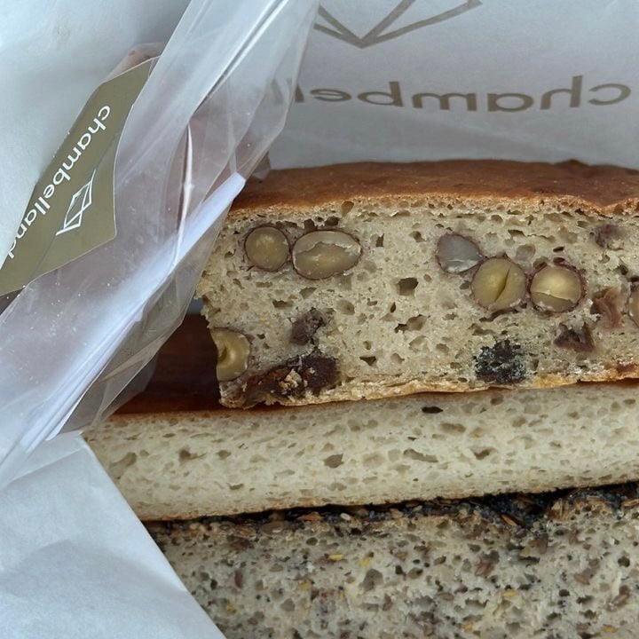 photo of 3 different slices of bread in a bag 