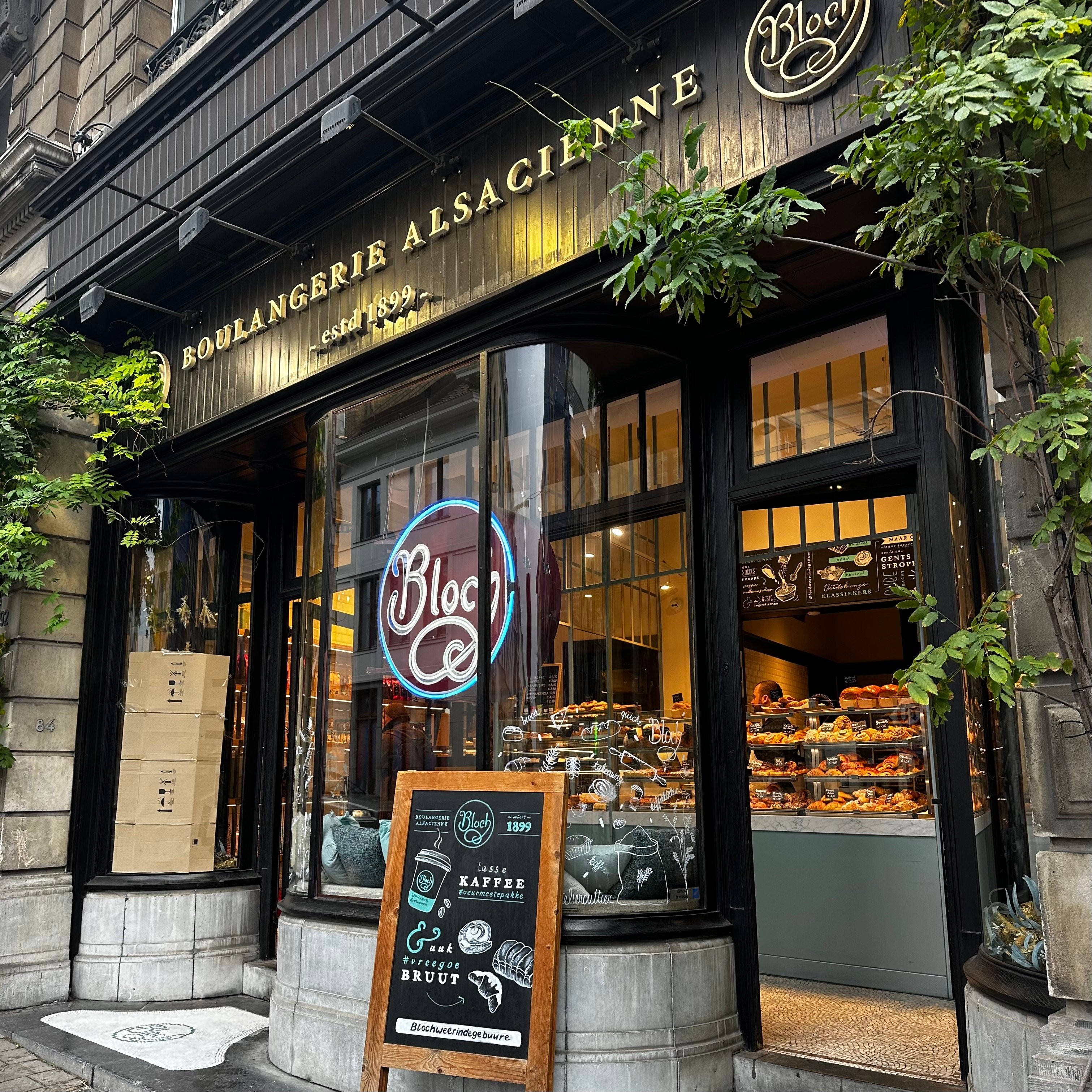 photo of the front of the Bloch bakery in ghent