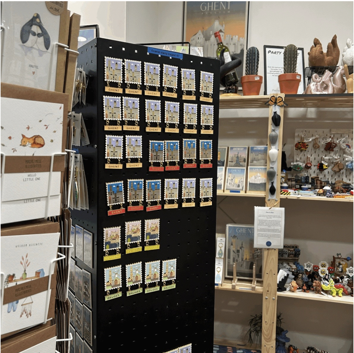 Souvenir shop in Ghent selling handmade crafts and local gifts.