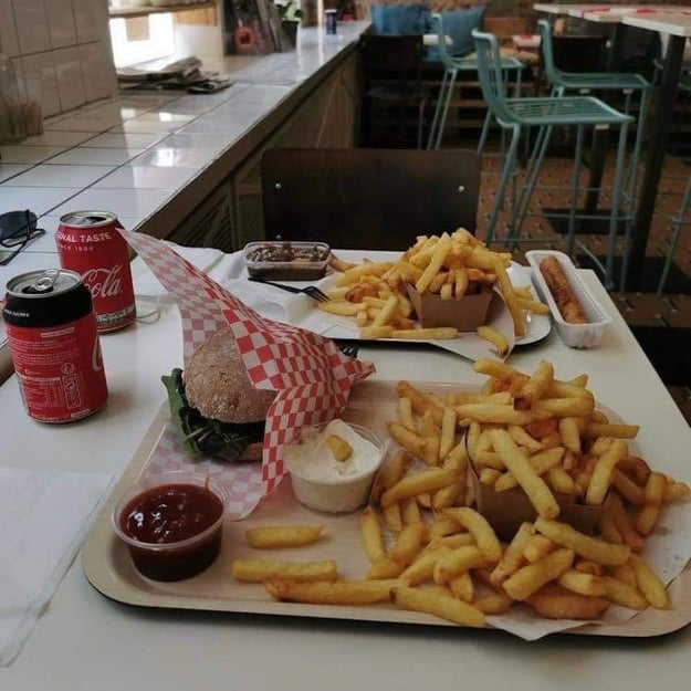 Fries and snacks at friterie Tartaar